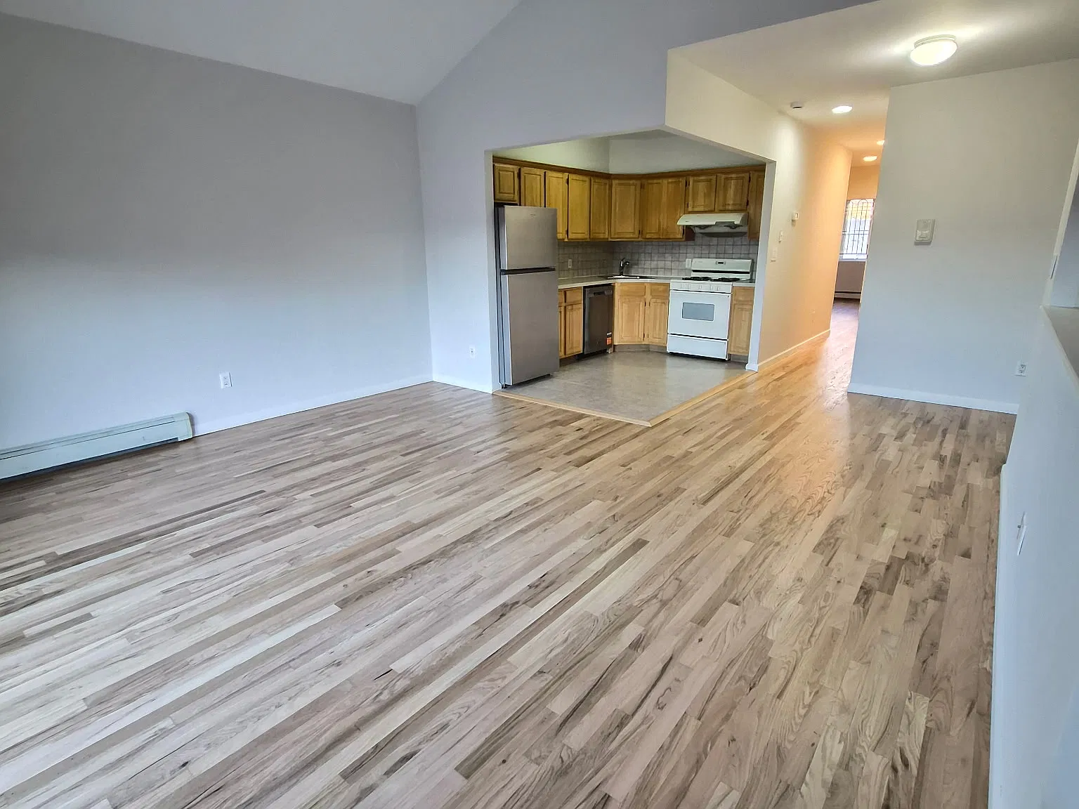 3 bed, 1200 sqft, $3,300 — Photo 1