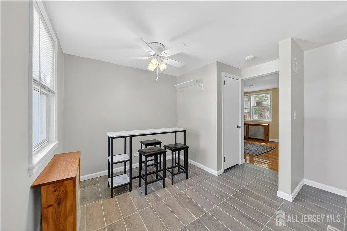 1 bed, 1.0 bath, $1,800 — Photo 4