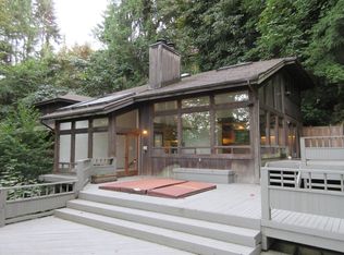 9256 SE 46th St, Mercer Island, WA 98040