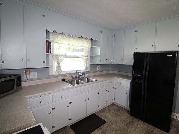 3rd image of 313 Allen Dr