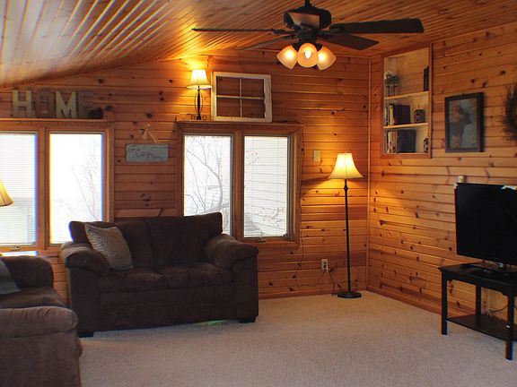 Large back den