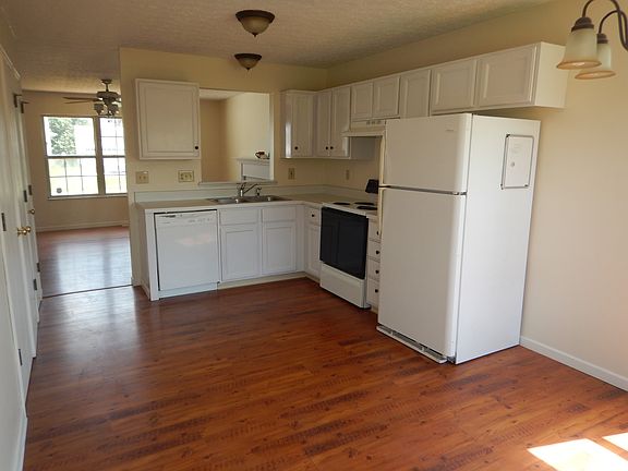 4th image of 1211 Brookstone Dr