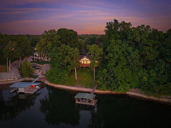 4th image of 90 Wildwood Ct