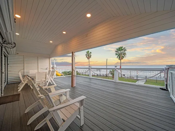 1407 John St, San Leon, TX 77539