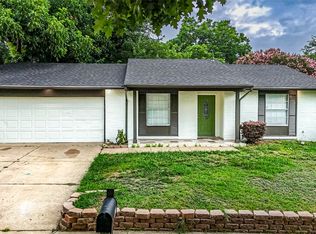 907 Candlewick St, Arlington, TX 76014