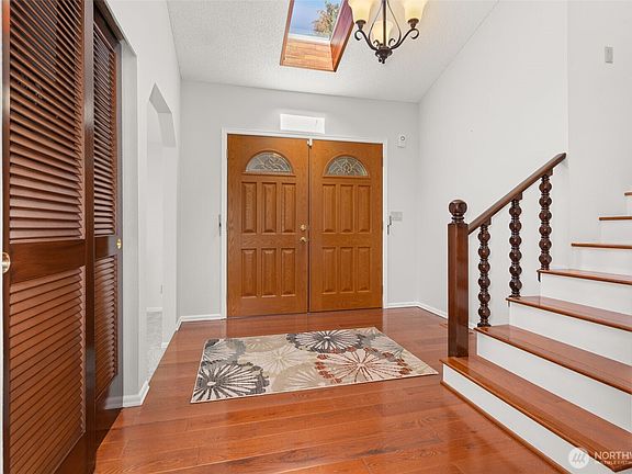 5th image of 1336 Paradise Court SE