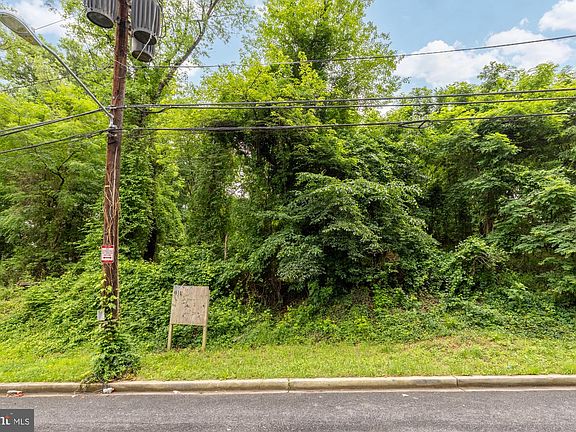 3rd image of 4647 G St SE