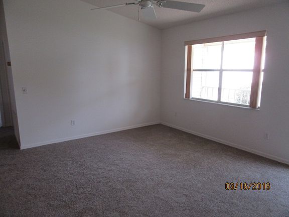 3rd image of 1310 Lopez Ln