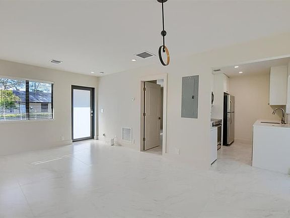 4th image of 2503 Oceanview Ave #A