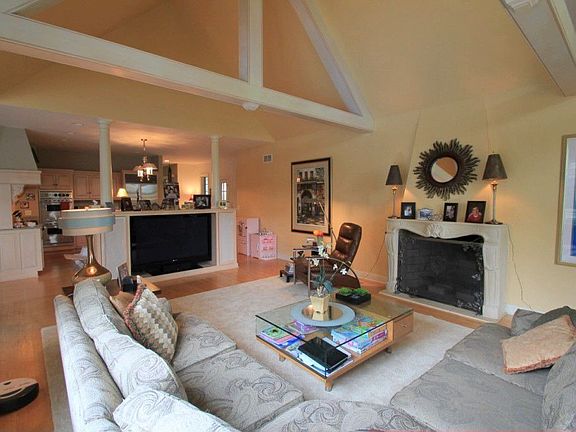 5th image of 752 Royal Troon Ct