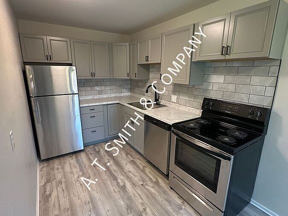 3rd image of 16924 W 8th Pl