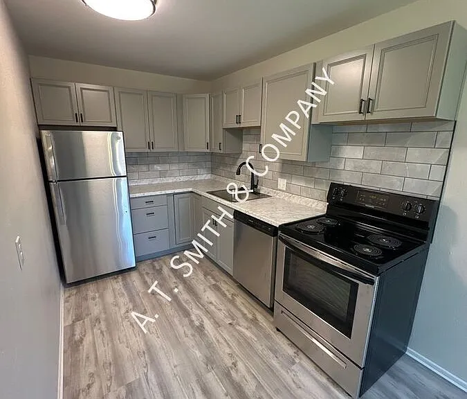 16924 W 8th Pl — Photo 3