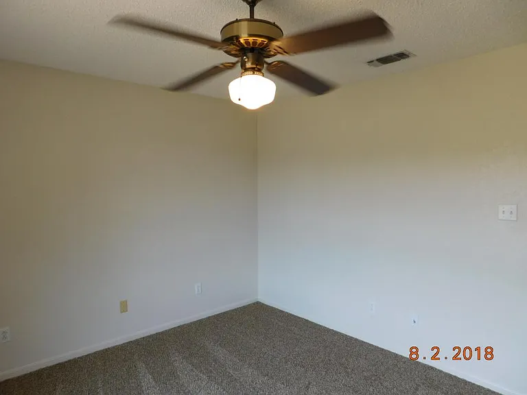 2315 E Highway 190 — Photo 39