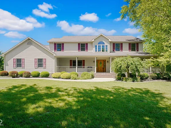 13010 E Otter Creek Ln, Columbus, IN 47203