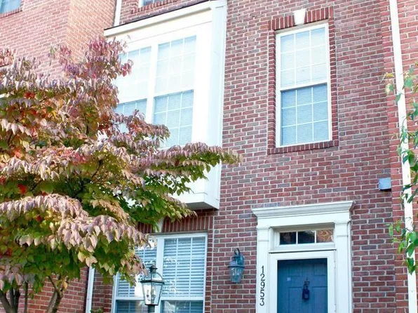 12953 Park Crescent Cir, Herndon, VA 20171