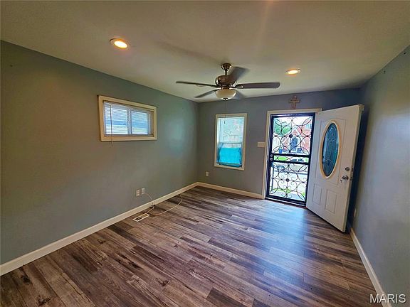 3rd image of 6343 Sherry Ave
