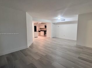 933 NE 199th St APT 104, Miami, FL 33179