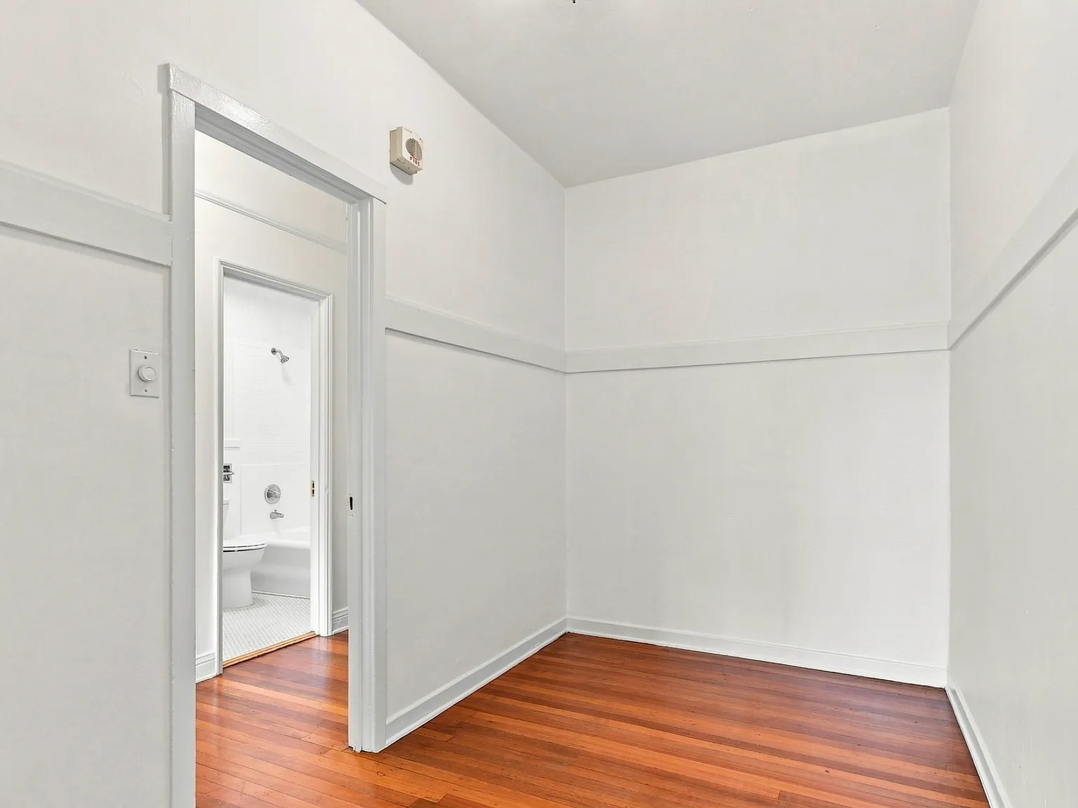 Studio, $3,995 — Photo 3