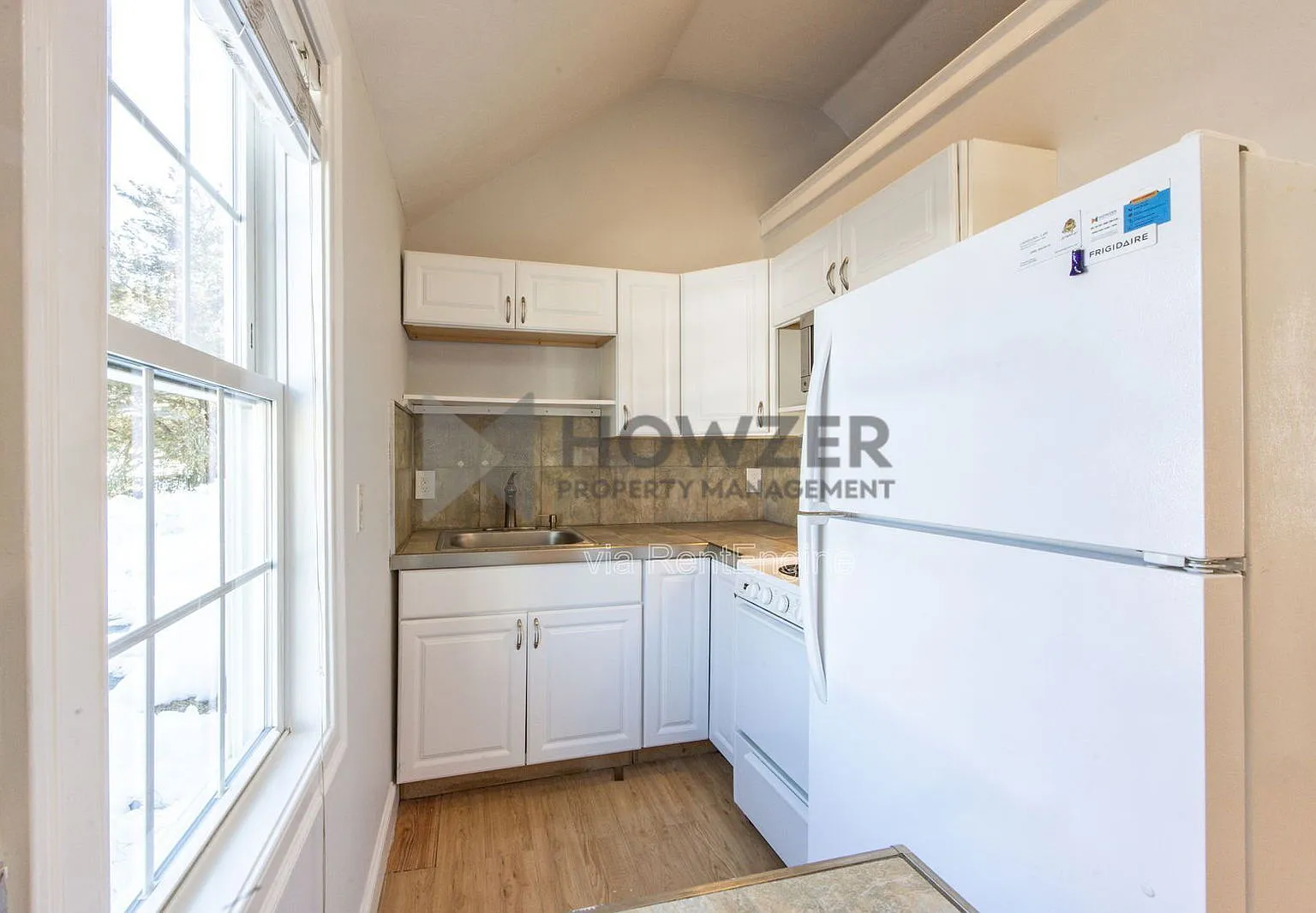 Studio, 1.0 bath, 400 sqft, $1,900 — Photo 3