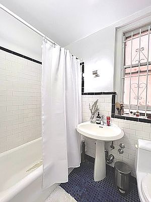 5th image of 12 Perry St APT 5C