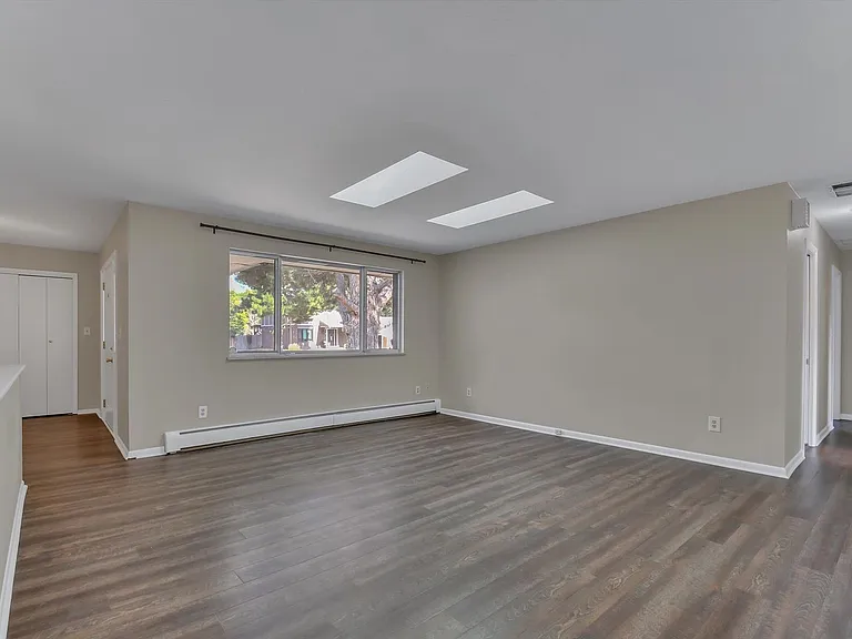 7687 Newman St — Photo 4