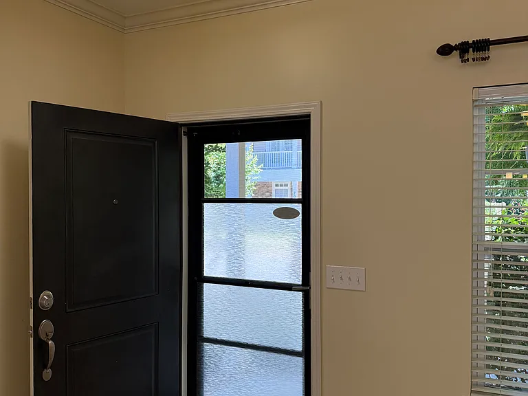 7007 McLothian Ln — Photo 2