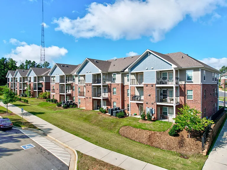 GRANITE POINTE — Photo 26