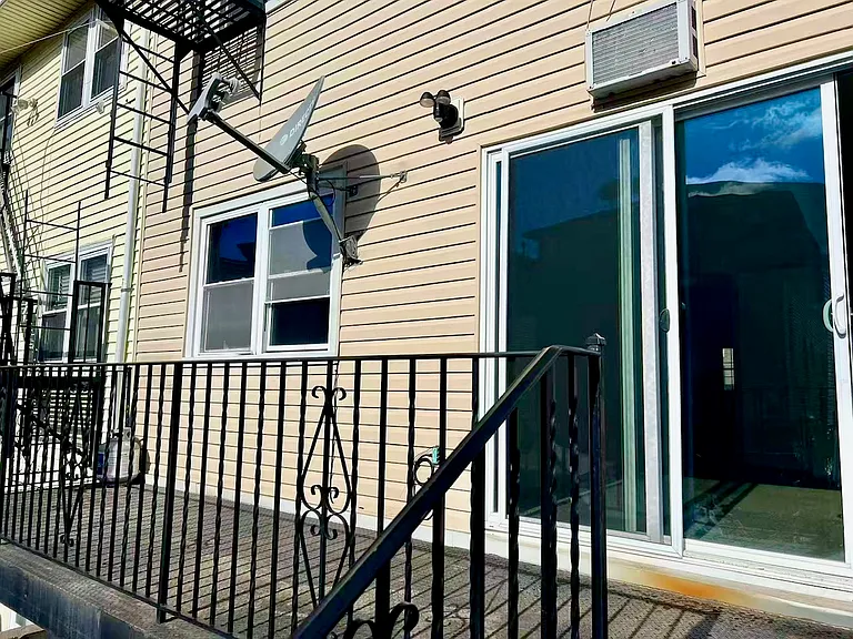 18 President St #2 — Photo 10