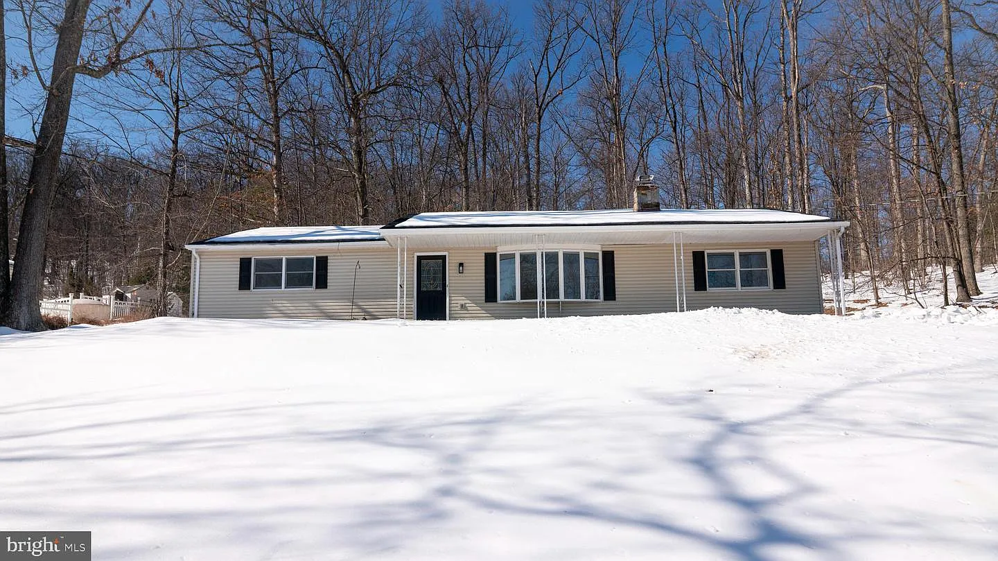 6152 Pigeon Hill Rd photo 1