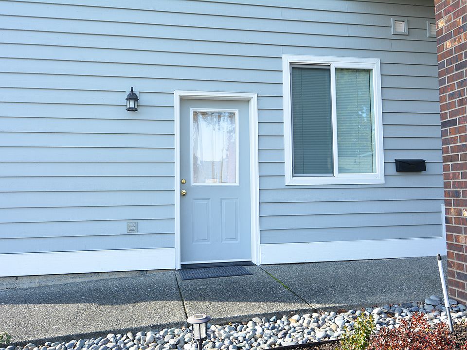 Private entrance to ADR apartment.