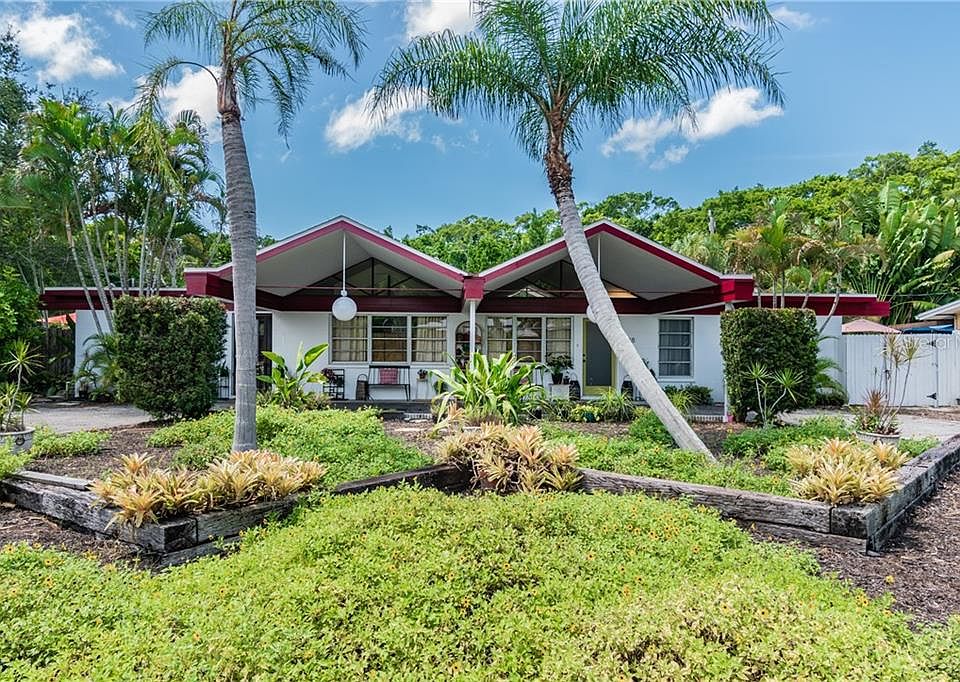 1st image of 628 Park Dr