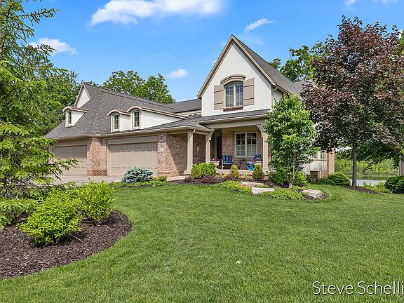 2nd image of 9 Peartree Ln NE #2
