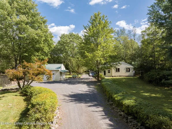 712 Queens Highway, Accord, NY 12404