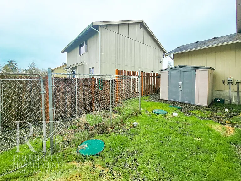 2724 Massachusetts Pl E — Photo 18
