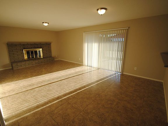 2nd image of 3818 W Sunnyside Ave