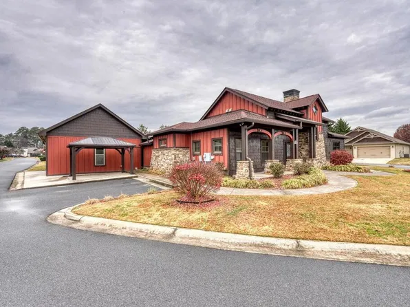 45 Bent Grass Cir, Hayesville, NC 28904