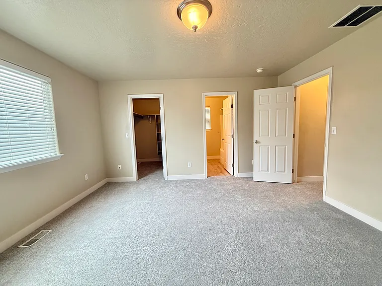 1779 N Veridian Ave — Photo 11