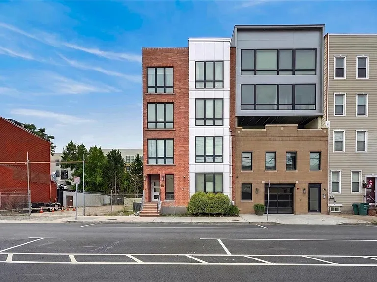 626 Grand St #1 — Photo 15