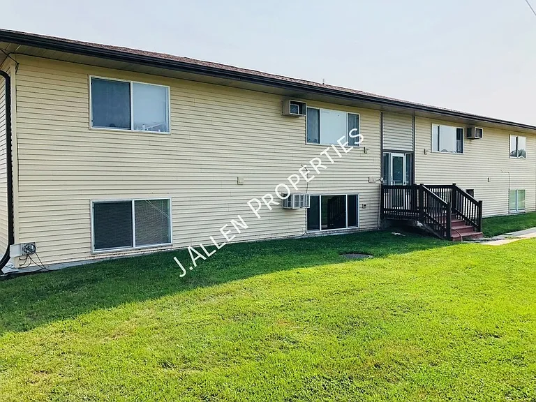 1804 Parker Cir #D — Photo 8