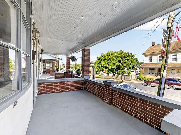 3rd image of 108 Chestnut St