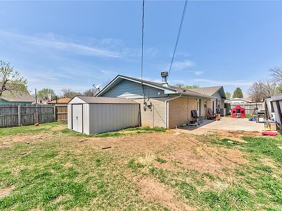 5th image of 132 SW 64th Ter