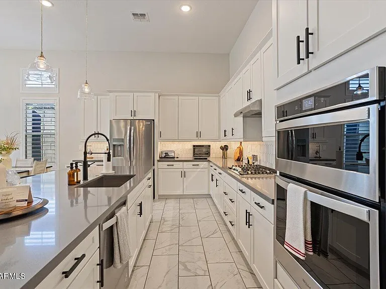 21147 W Hillcrest Blvd — Photo 12