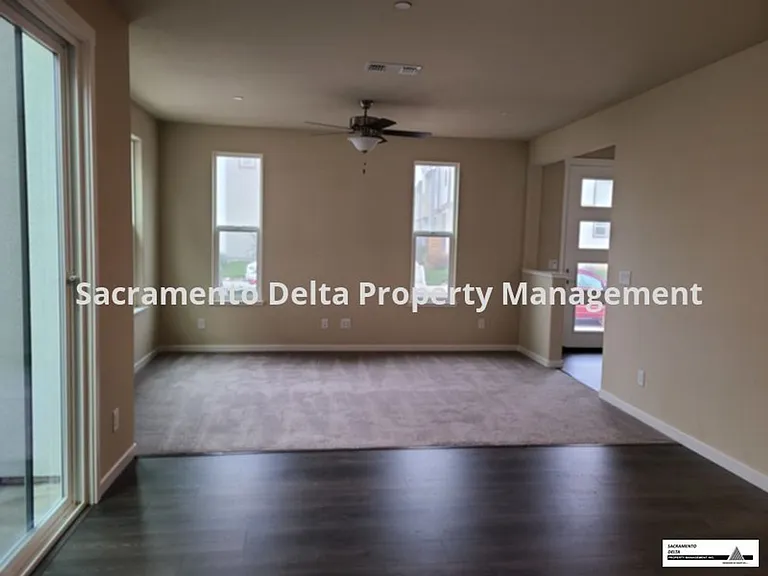 4451 Ocean Ln — Photo 11