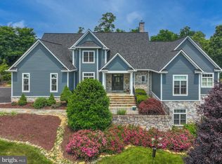 17621 Stonegait Ct, Round Hill, VA 20141