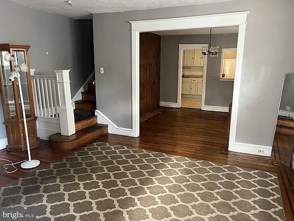 4th image of 39 Beverly Ave