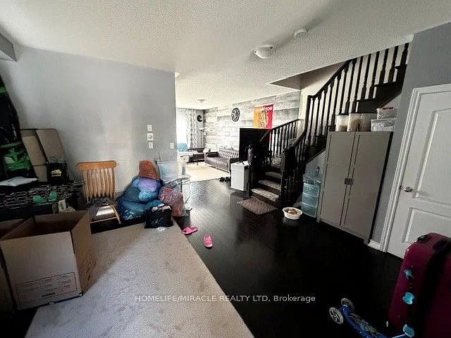 705 Sauve St — Photo 5