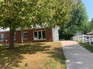 2034 Broadlawn Rd, Dubuque, IA 52001