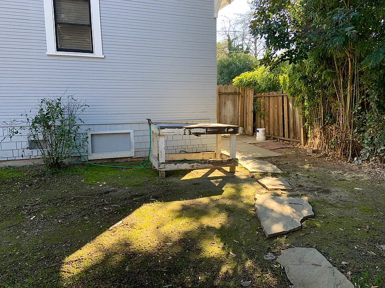 1418 Division St — Photo 18