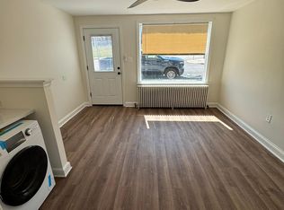 35 E Rambo St #1F, Bridgeport, PA 19405