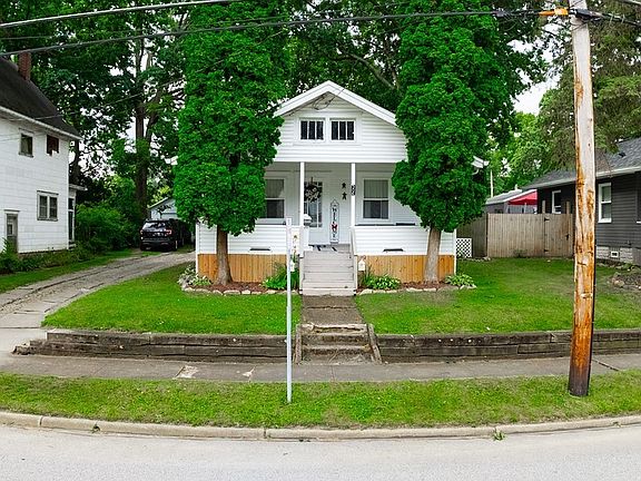 2nd image of 506 Grove Ave